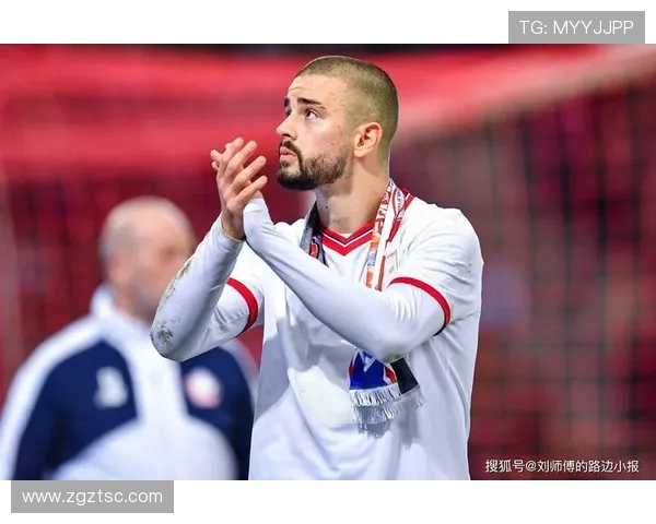 马赛总监揭秘更衣室内讧开局爆发冲突有人当场被拳击中嘴部