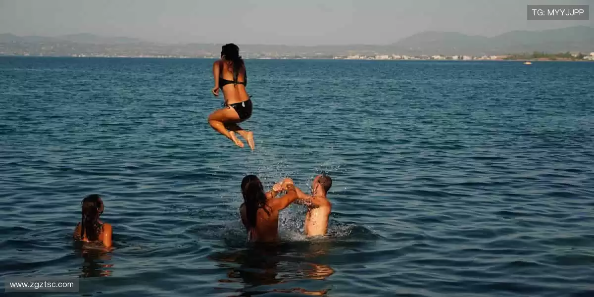 💻专业解说 + 实时互动,全球球迷同频狂欢!💥